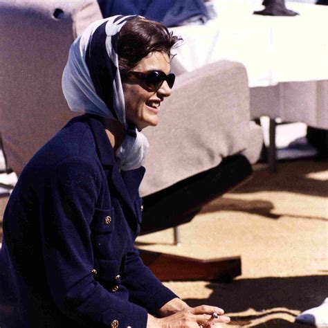 jackie kennedy style sunglasses.